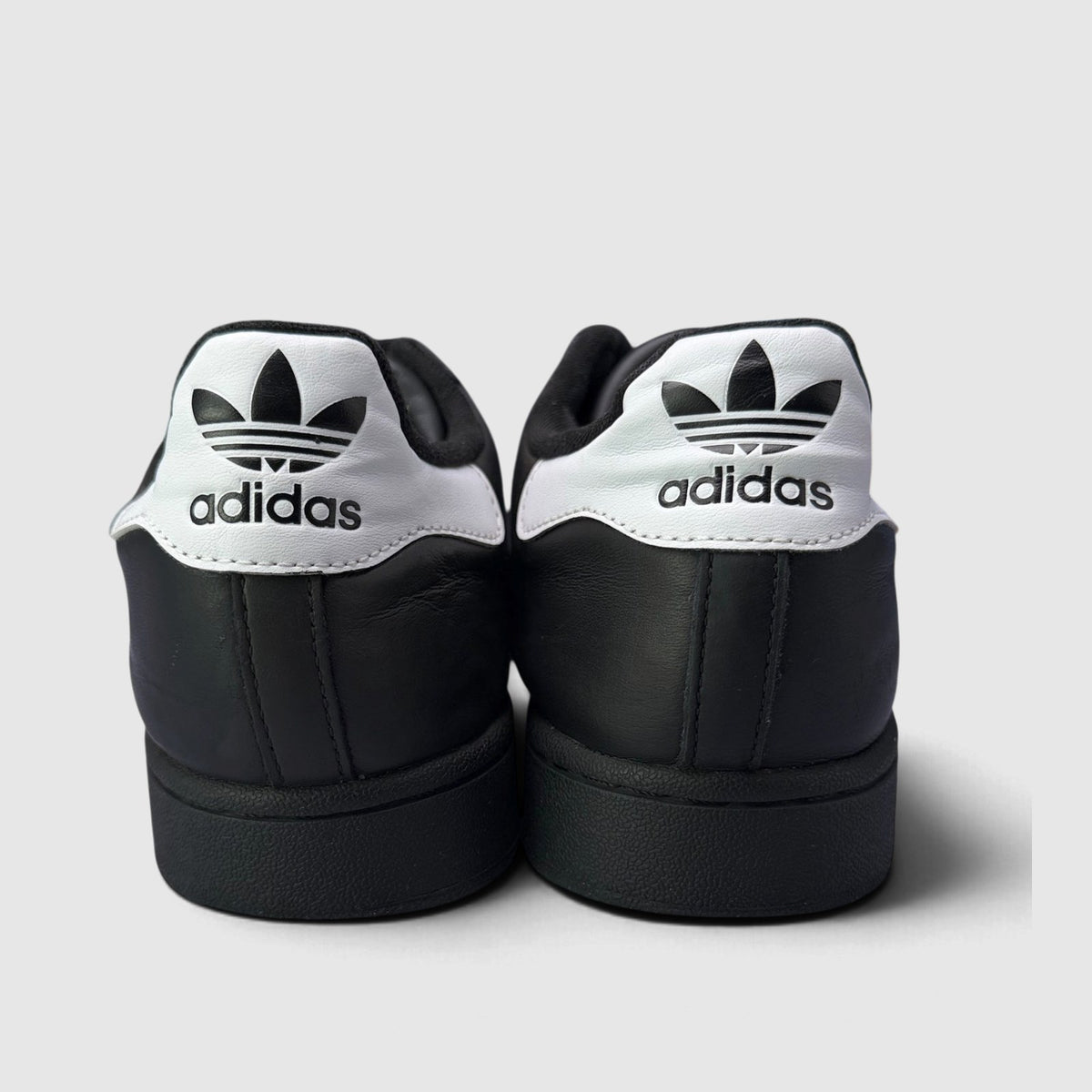Adidas Superstar II Black White, buty sportowe męskie w bardzo dobrym stanie rozmiar 44 2/3, widok z tyłu