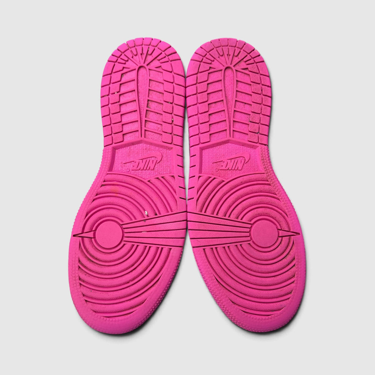 Nike Air Jordan 1 Low Fire Pink, buty sportowe damskie w bardzo dobrym stanie rozmiar 37.5, podeszwa