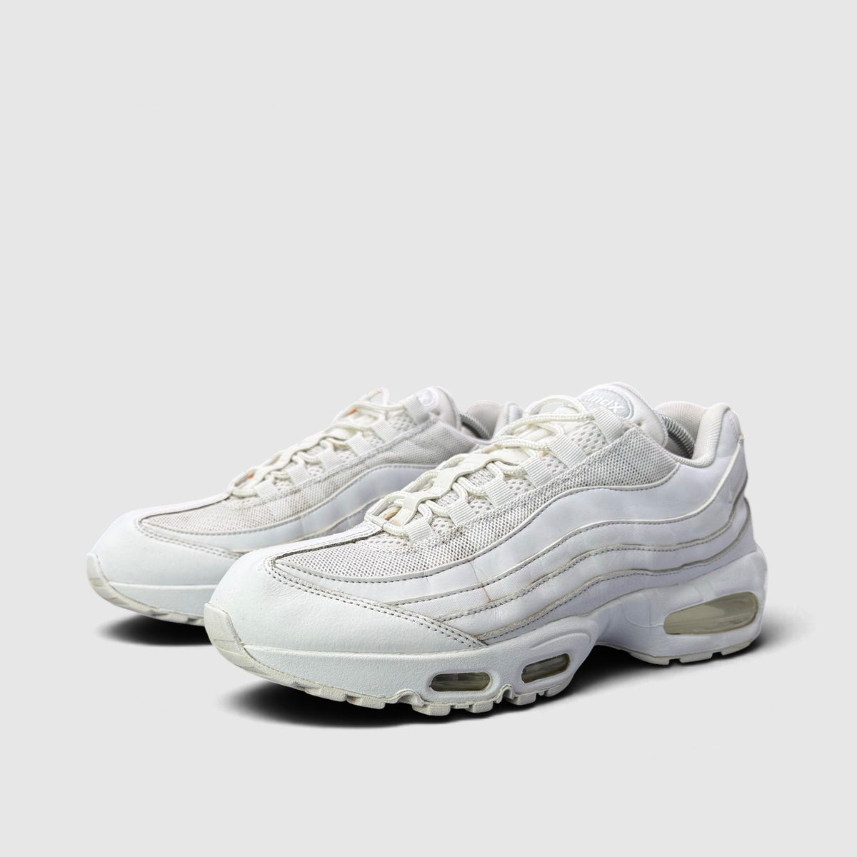 Nike Air Max 95 Triple White, buty sportowe męskie w bardzo dobrym stanie rozmiar 44, para butów