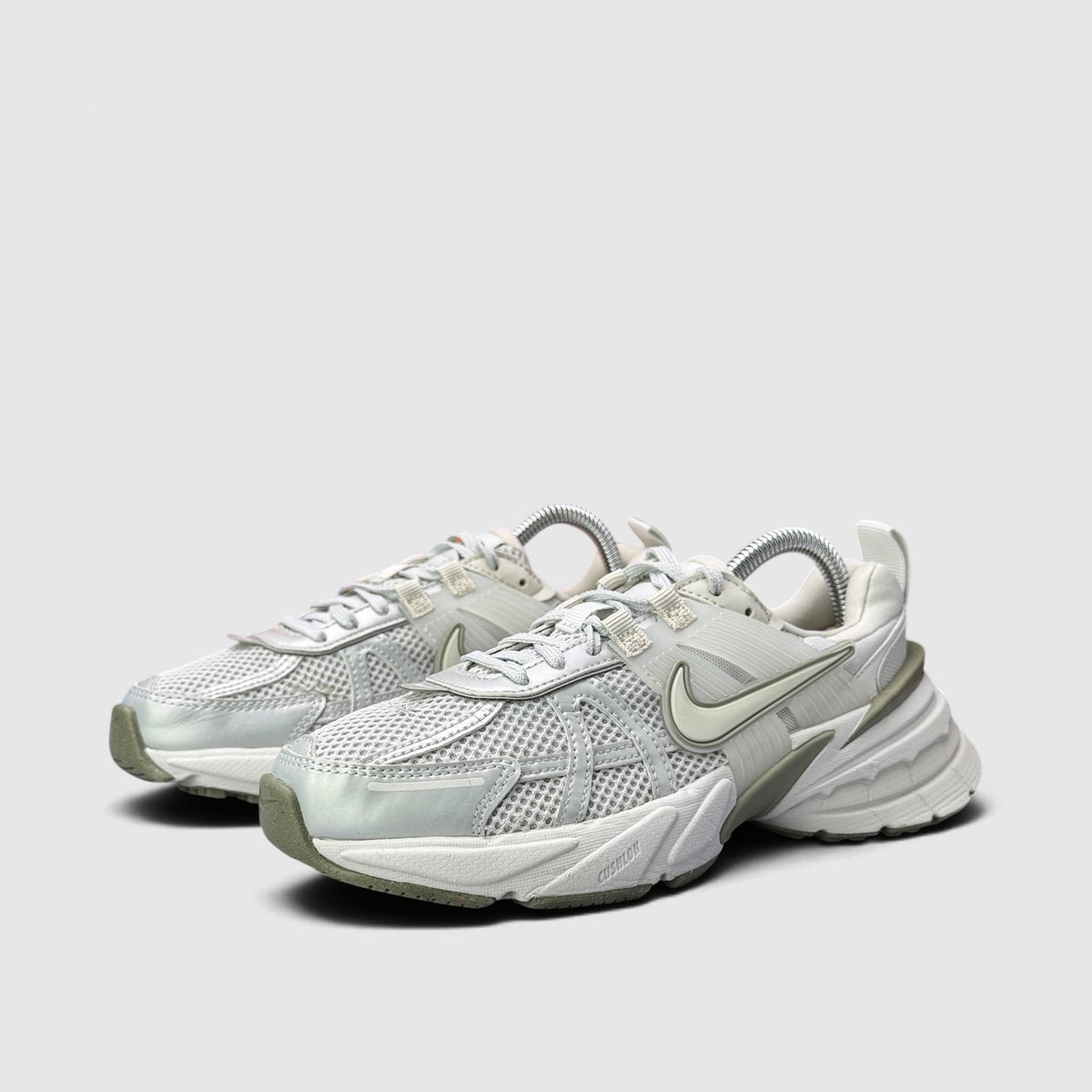 Nike V2K Run Photon Dust, buty sportowe damskie w bardzo dobrym stanie rozmiar 36.5, para butów