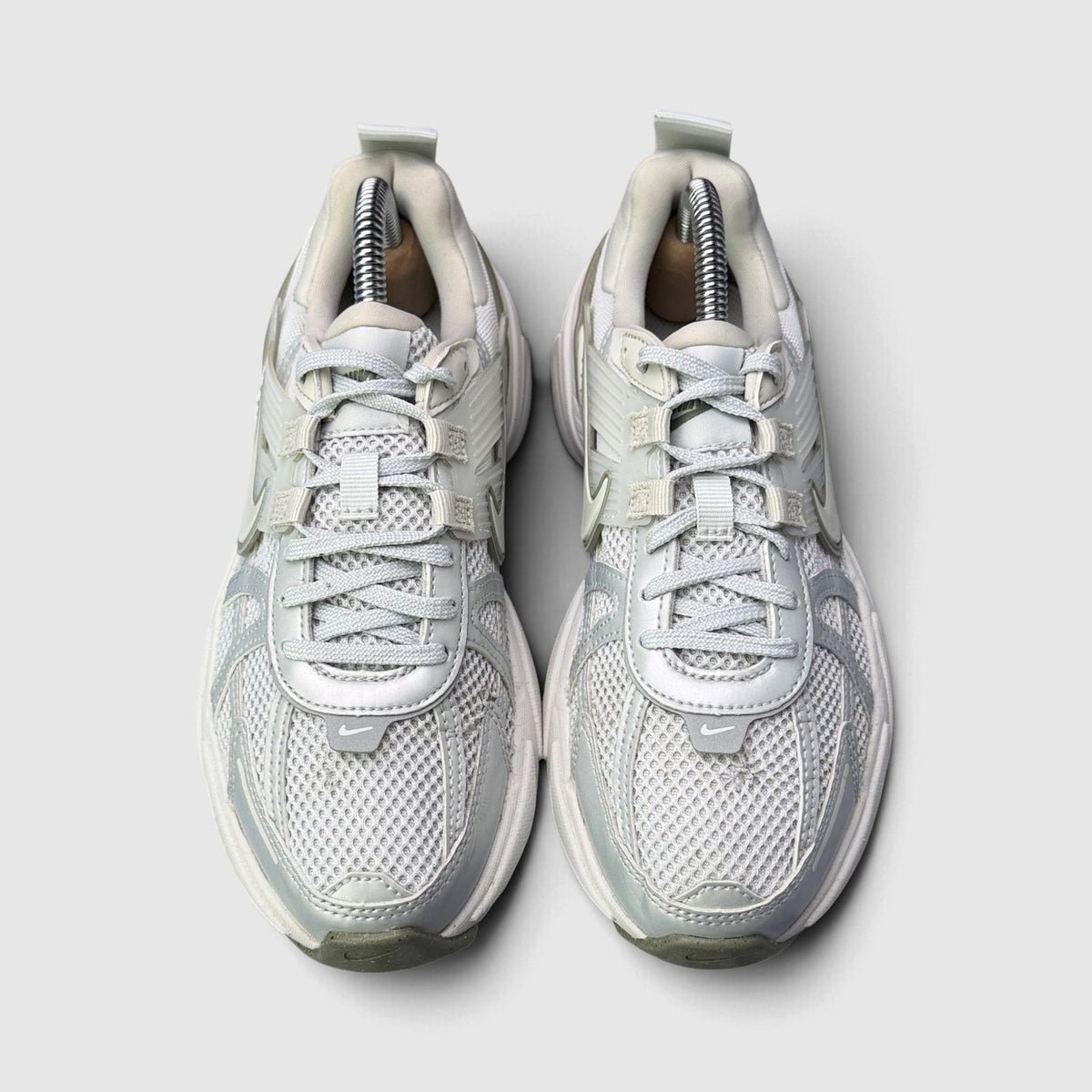 Nike V2K Run Photon Dust, buty sportowe damskie w bardzo dobrym stanie rozmiar 36.5, widok z góry