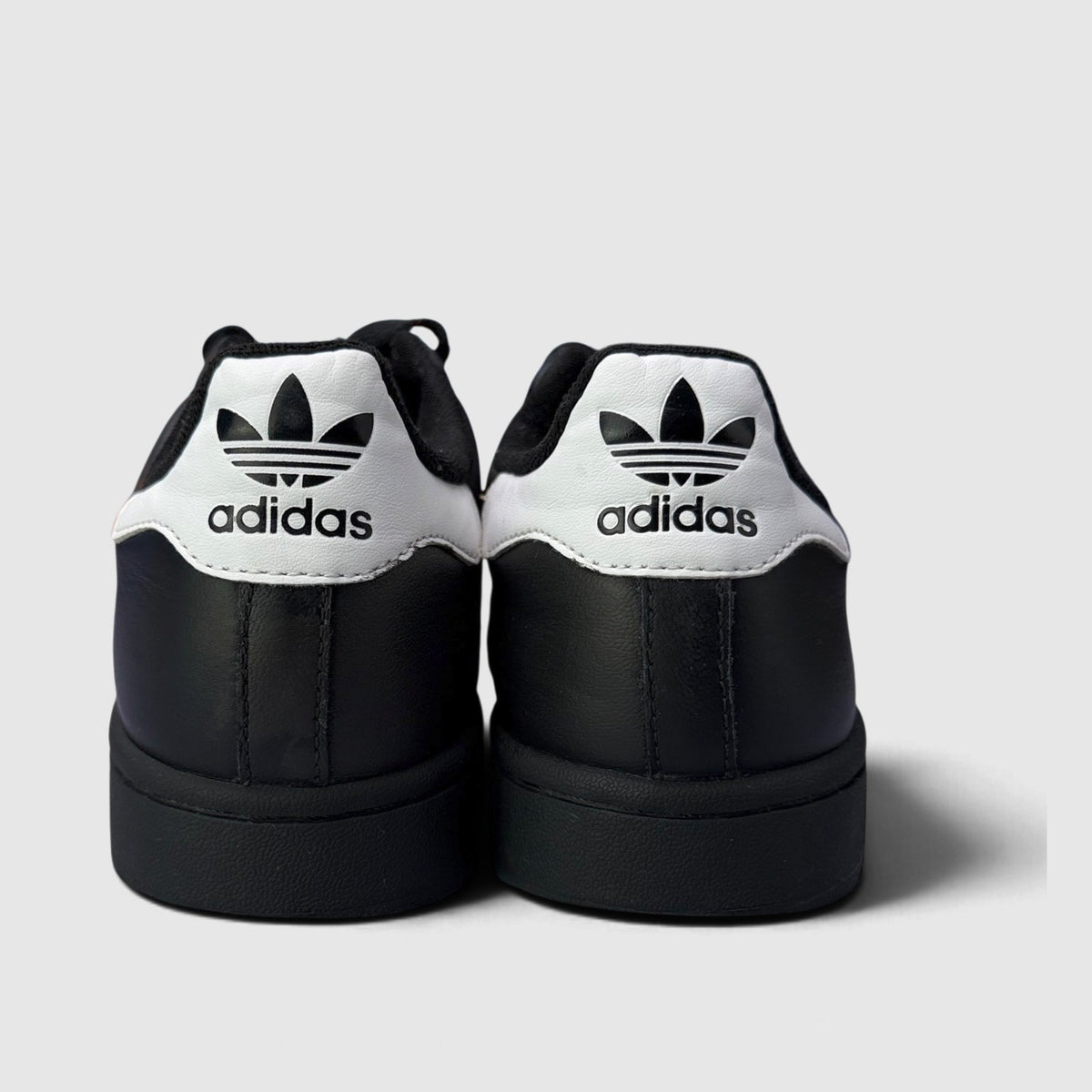 Adidas Superstar II Black White, buty sportowe damskie w bardzo dobrym stanie rozmiar 38 2/3, widok z tyłu