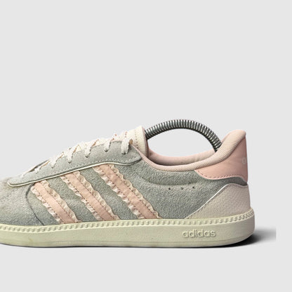 Adidas Breaknet Sleek, buty sportowe damskie w bardzo dobrym stanie rozmiar 42, boczny profil, lewa strona