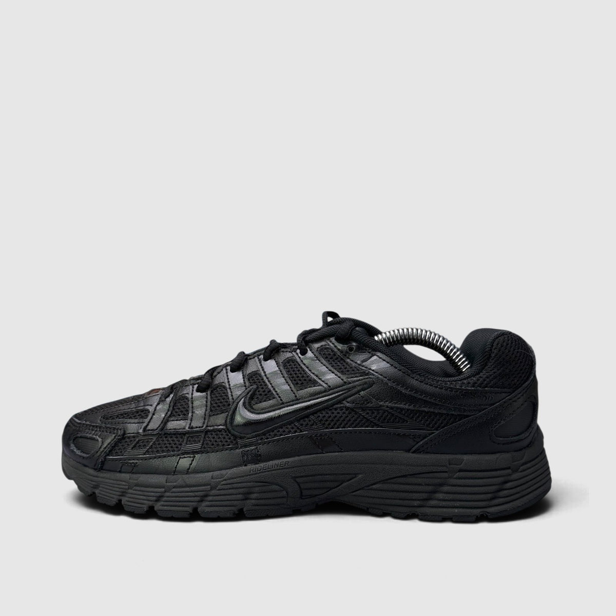 Nike P-6000, buty sportowe damskie w bardzo dobrym stanie rozmiar 39, boczny profil, lewa strona