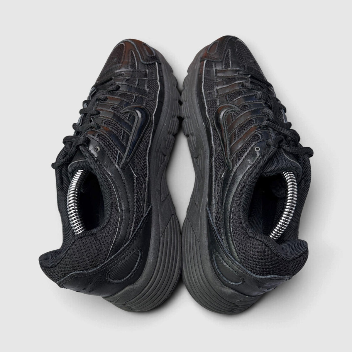 Nike P-6000, buty sportowe damskie w bardzo dobrym stanie rozmiar 39, widok z góry
