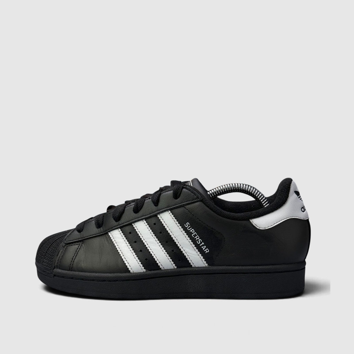 Adidas Superstar II Black White, buty sportowe damskie w bardzo dobrym stanie rozmiar 38 2/3, boczny profil, lewa strona