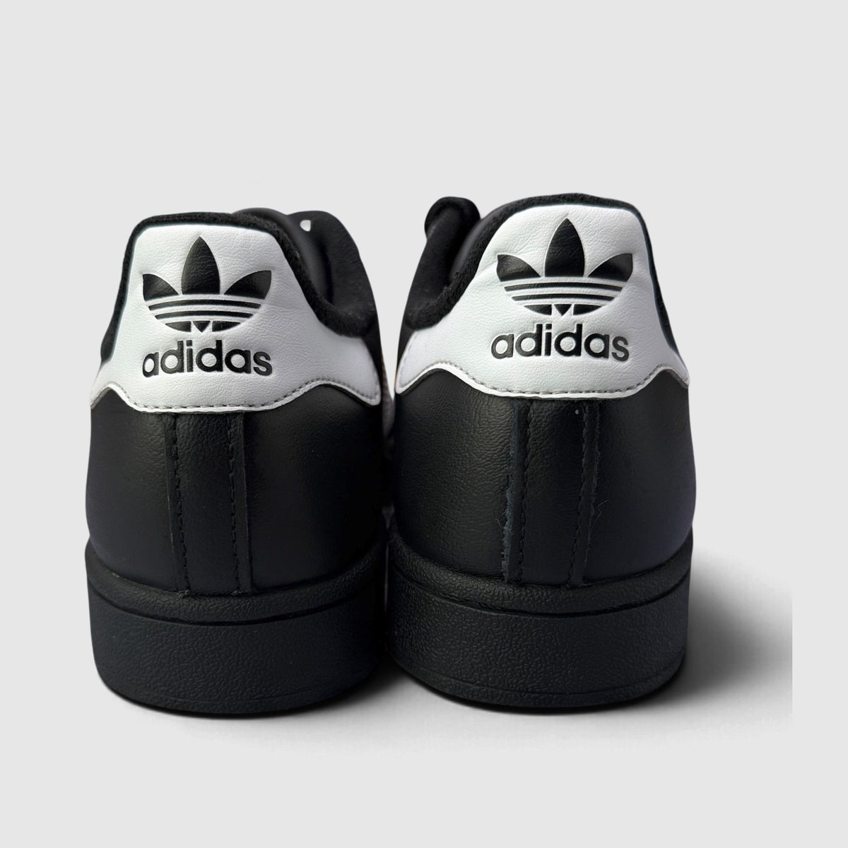 Adidas Superstar II Black White, buty sportowe damskie w bardzo dobrym stanie rozmiar 38 2/3, widok z tyłu