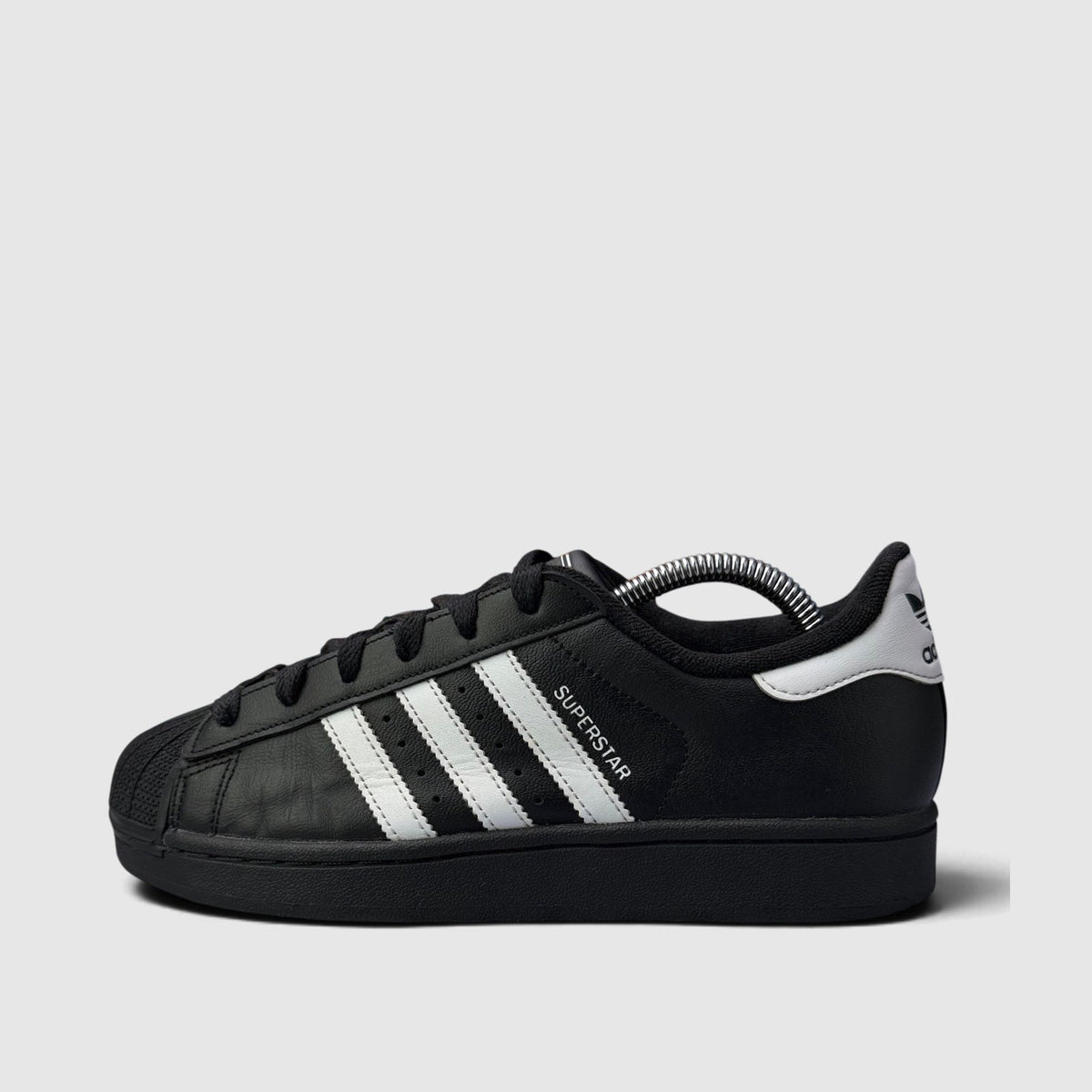 Adidas Superstar II Black White, buty sportowe damskie w bardzo dobrym stanie rozmiar 38 2/3, boczny profil, lewa strona