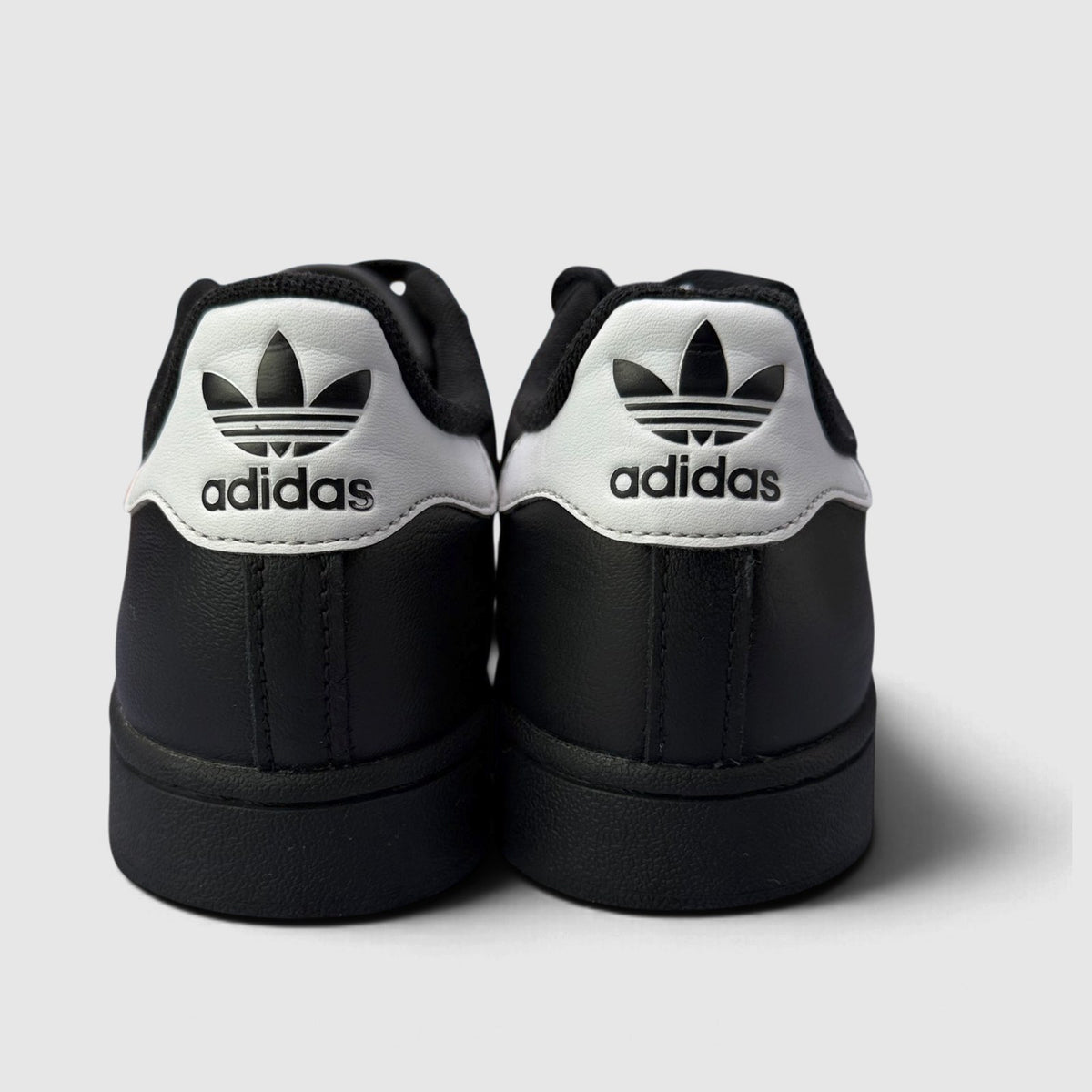 Adidas Superstar II Black White, buty sportowe damskie w bardzo dobrym stanie rozmiar 38 2/3, widok z tyłu