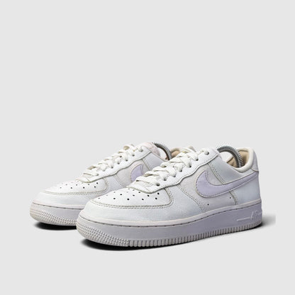 Nike Air Force 1 Low White Barely Grape, buty sportowe damskie w bardzo dobrym stanie rozmiar 36.5, para butów