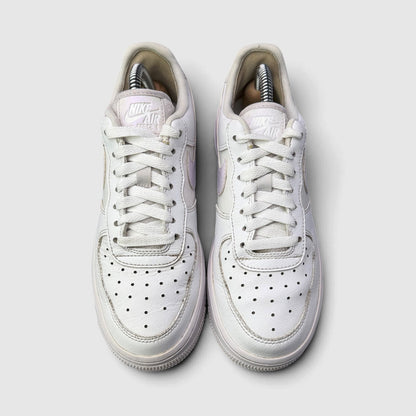 Nike Air Force 1 Low White Barely Grape, buty sportowe damskie w bardzo dobrym stanie rozmiar 36.5, widok z góry