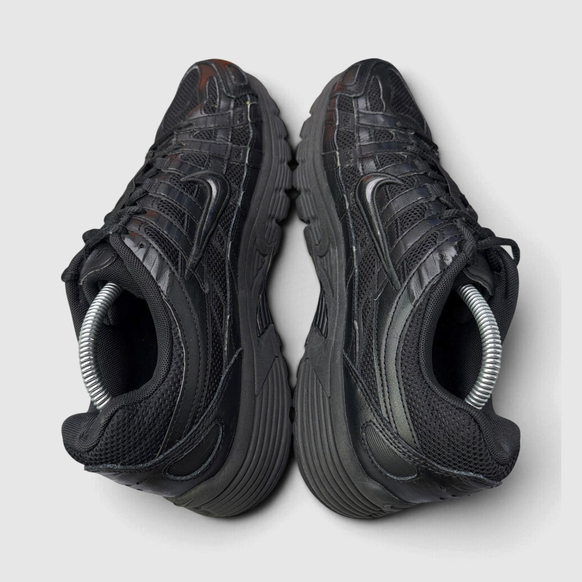 Nike P-6000 Black, buty sportowe męskie w bardzo dobrym stanie rozmiar 44, widok z góry