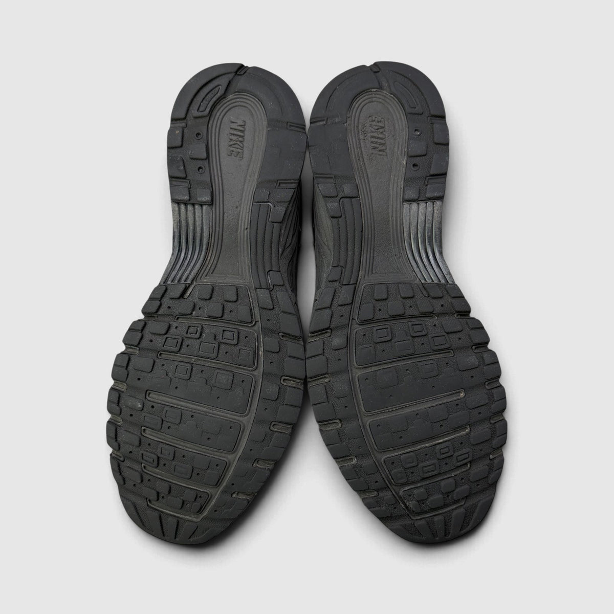 Nike P-6000 Black, buty sportowe męskie w bardzo dobrym stanie rozmiar 44, podeszwa