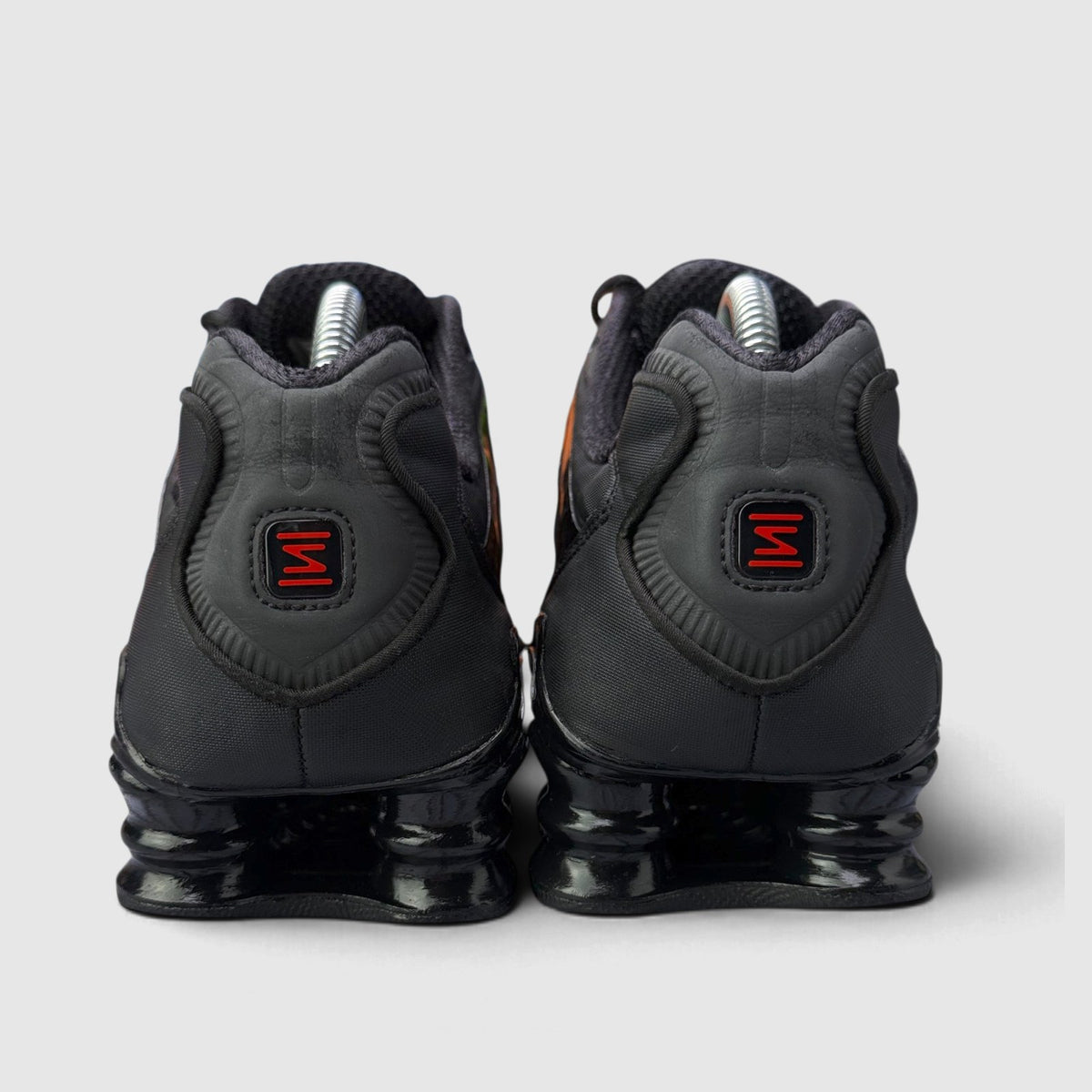 Nike Shox TL Metallic Hematite, buty sportowe męskie w bardzo dobrym stanie rozmiar 41, widok z tyłu
