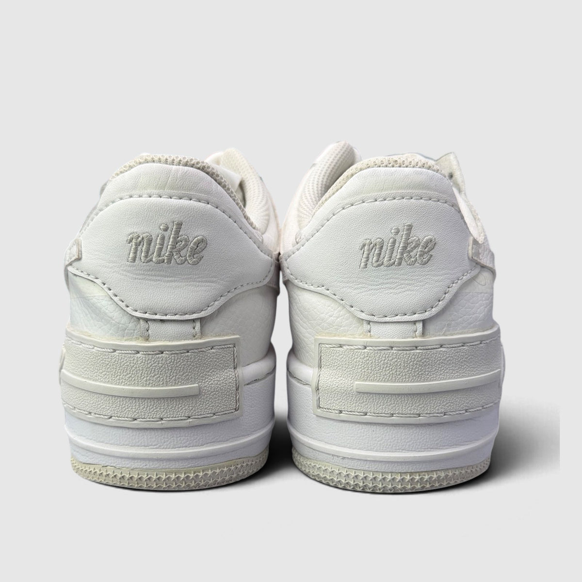 Nike Air Force 1 Low Shadow Triple White, buty sportowe damskie w bardzo dobrym stanie rozmiar 40, widok z tyłu