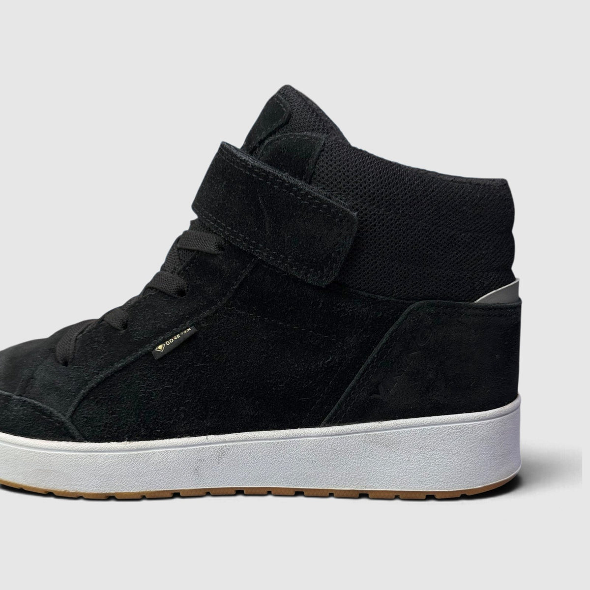 Viking Gtx High Top Suede Shoes, buty sportowe damskie w bardzo dobrym stanie rozmiar 37, boczny profil, prawa strona