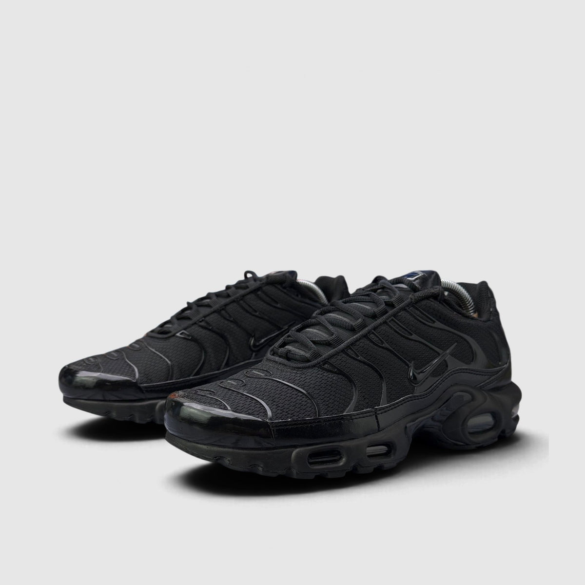 Nike Air Max Plus Triple Black, buty sportowe męskie w bardzo dobrym stanie rozmiar 43, para butów