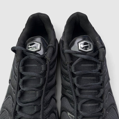 Nike Air Max Plus Triple Black, buty sportowe męskie w bardzo dobrym stanie rozmiar 43, detal