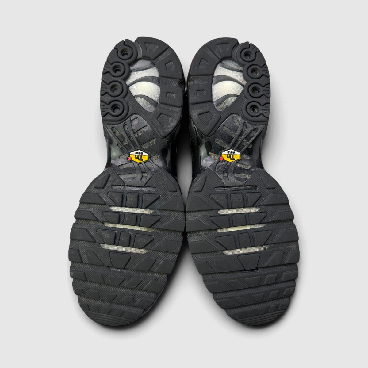 Nike Air Max Plus Triple Black, buty sportowe męskie w bardzo dobrym stanie rozmiar 43, podeszwa