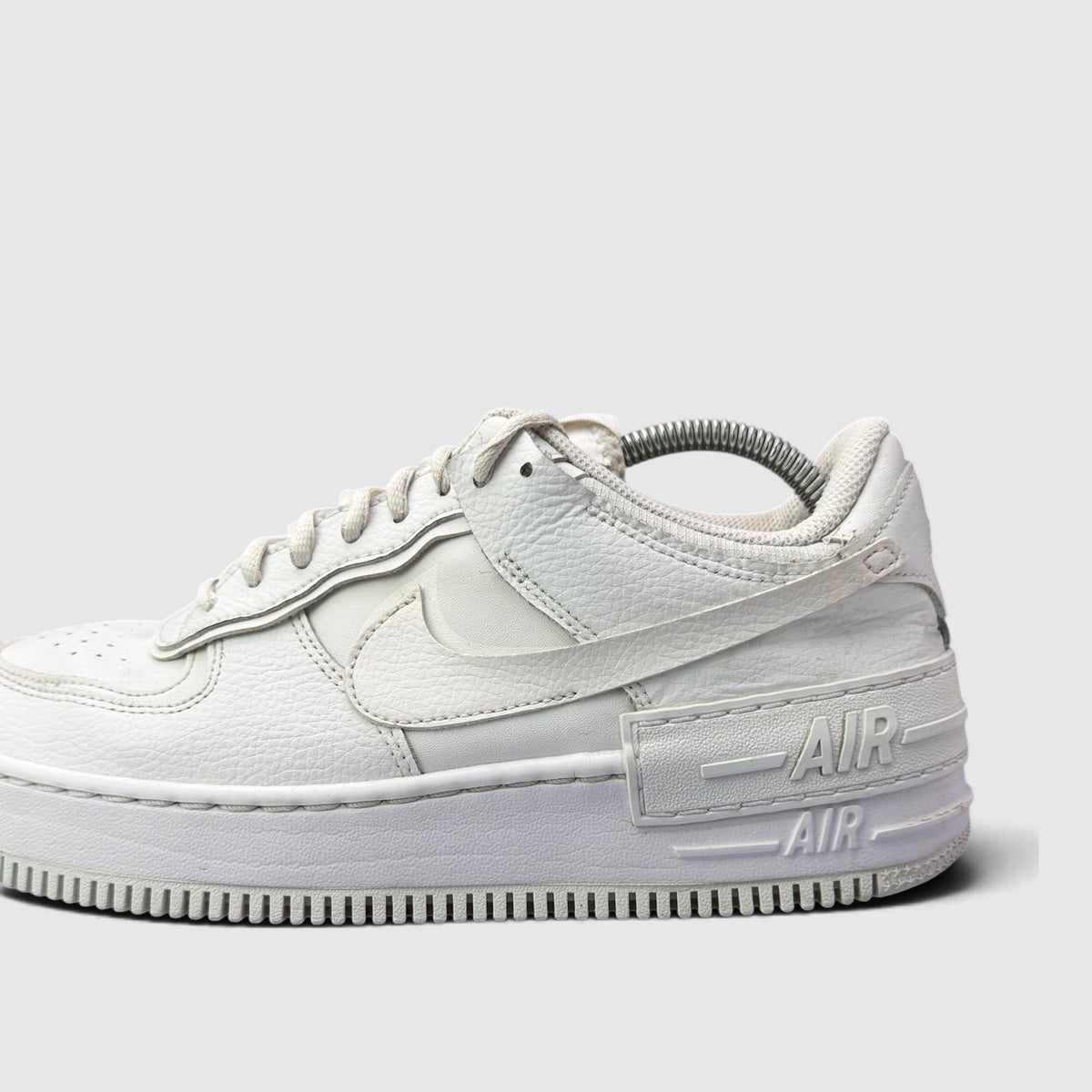 Nike Air Force 1 Low Shadow Triple White, buty sportowe męskie w bardzo dobrym stanie rozmiar 42, boczny profil, lewa strona
