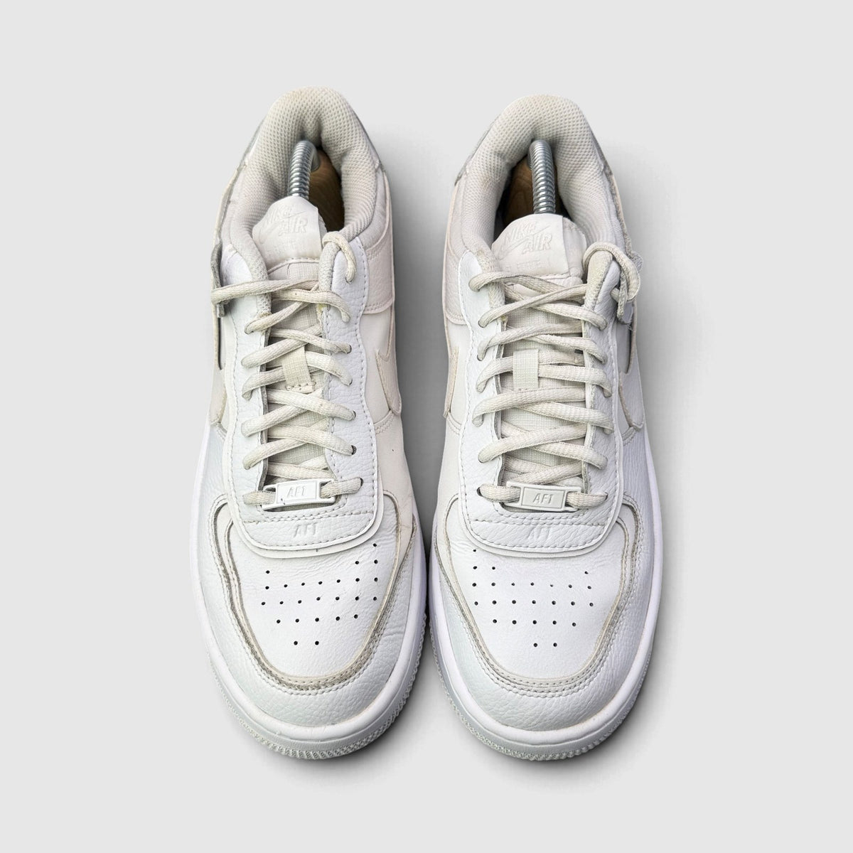 Nike Air Force 1 Low Shadow Triple White, buty sportowe męskie w bardzo dobrym stanie rozmiar 42, widok z przodu