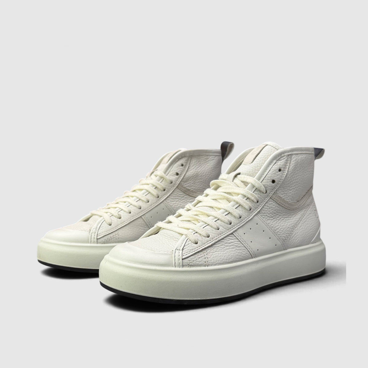 ECCO High Leather Sneakers, buty sportowe damskie w bardzo dobrym stanie rozmiar 38, para butów