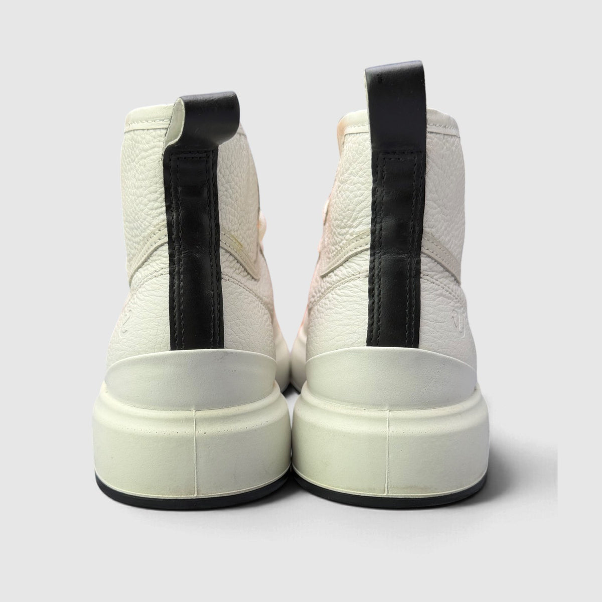 ECCO High Leather Sneakers, buty sportowe damskie w bardzo dobrym stanie rozmiar 38, widok z tyłu