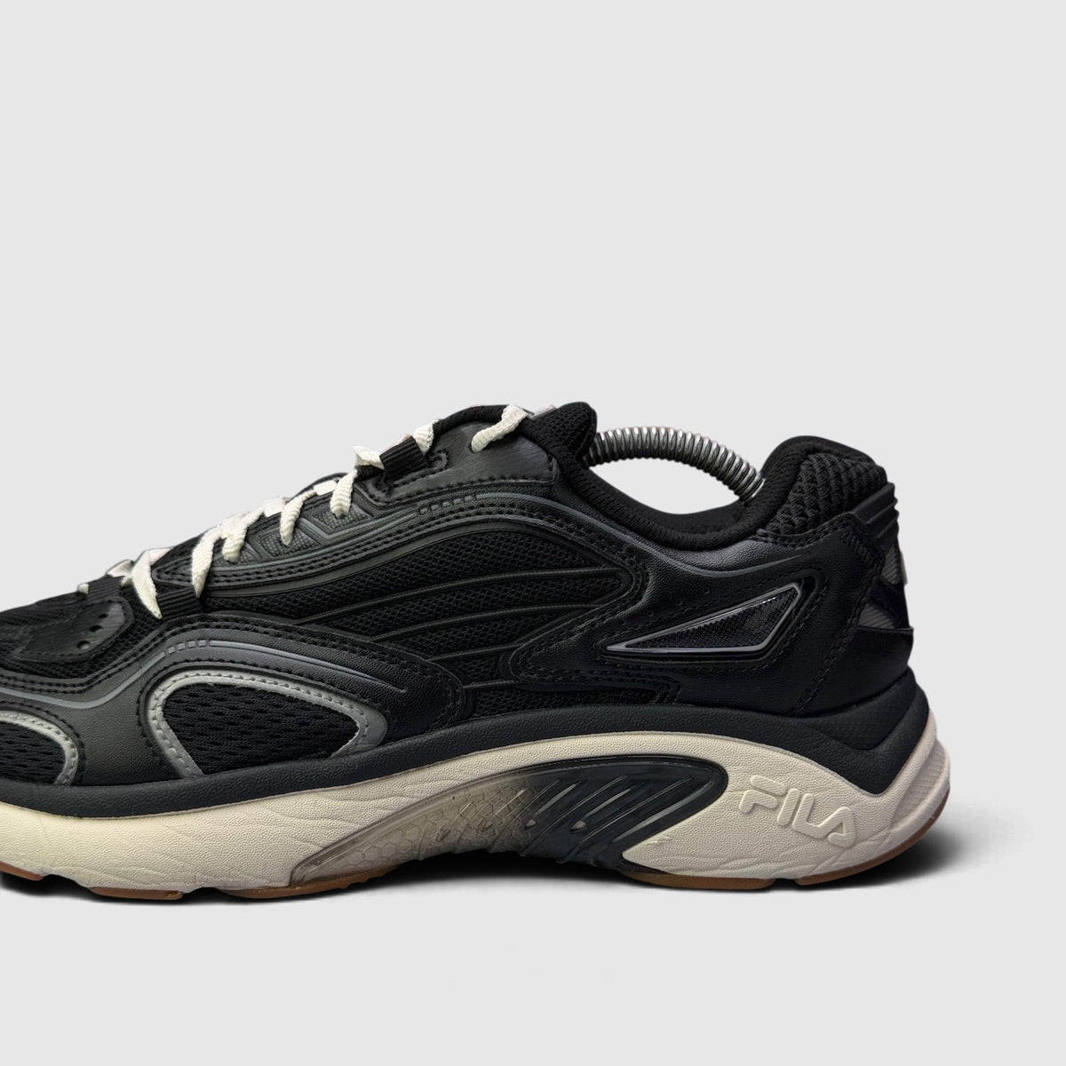 FILA Blur 2, buty sportowe męskie w bardzo dobrym stanie rozmiar 42.5, boczny profil, prawa strona