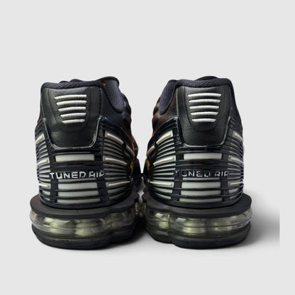 Nike Air Max Plus 3 Black White, buty sportowe męskie w bardzo dobrym stanie rozmiar 44, widok z tyłu