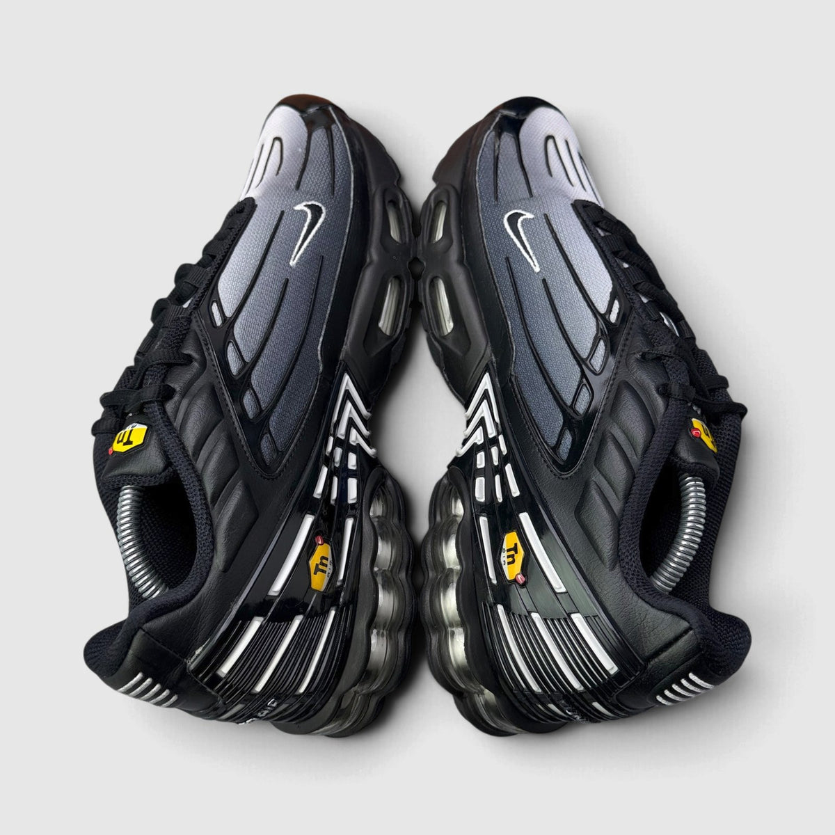 Nike Air Max Plus 3 Black White, buty sportowe męskie w bardzo dobrym stanie rozmiar 44, widok z góry