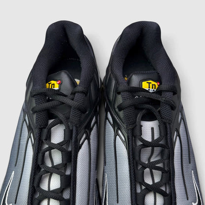 Nike Air Max Plus 3 Black White, buty sportowe męskie w bardzo dobrym stanie rozmiar 44, język buta