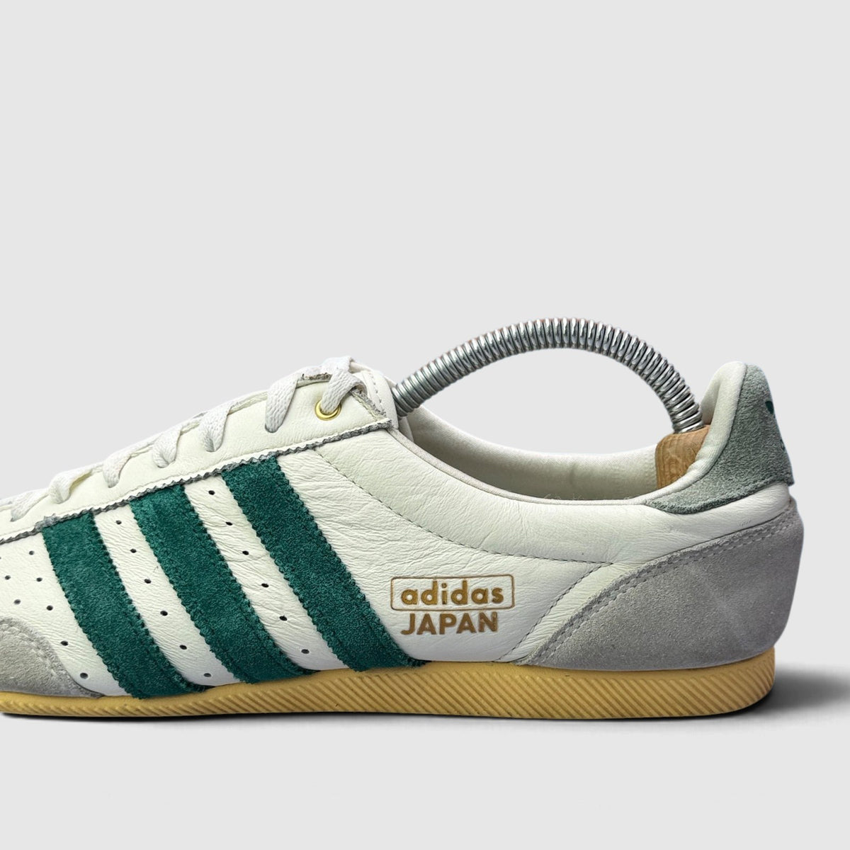 Adidas Japan, buty sportowe męskie w bardzo dobrym stanie rozmiar 42 2/3, boczny profil, lewa strona