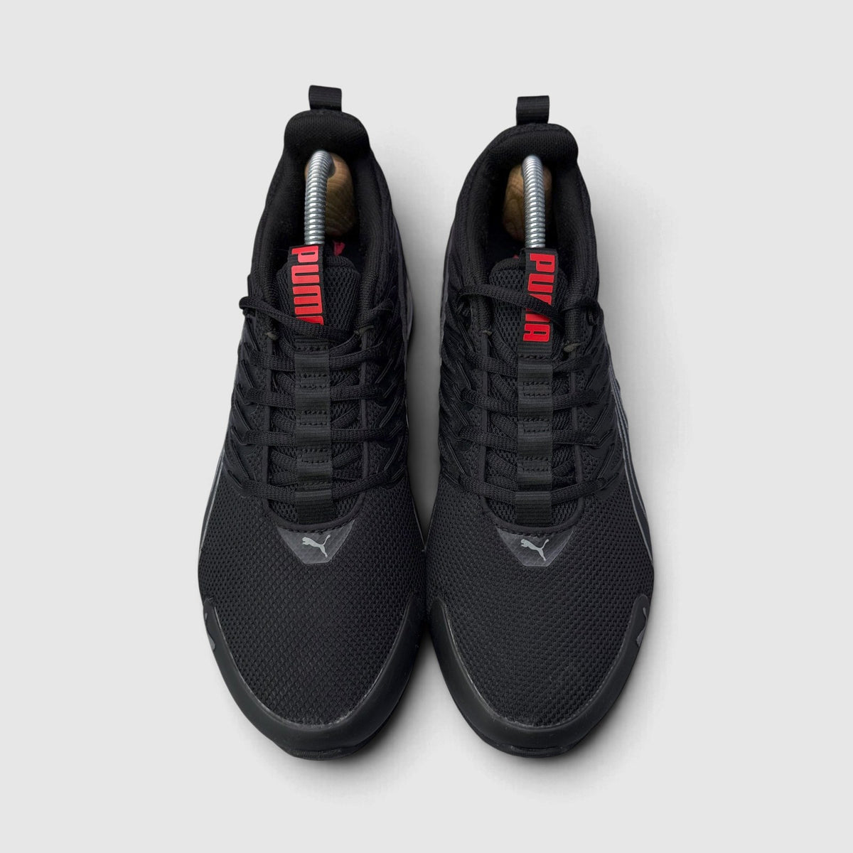 Puma Voltaic Evo Black, buty sportowe męskie w bardzo dobrym stanie rozmiar 42, widok z przodu