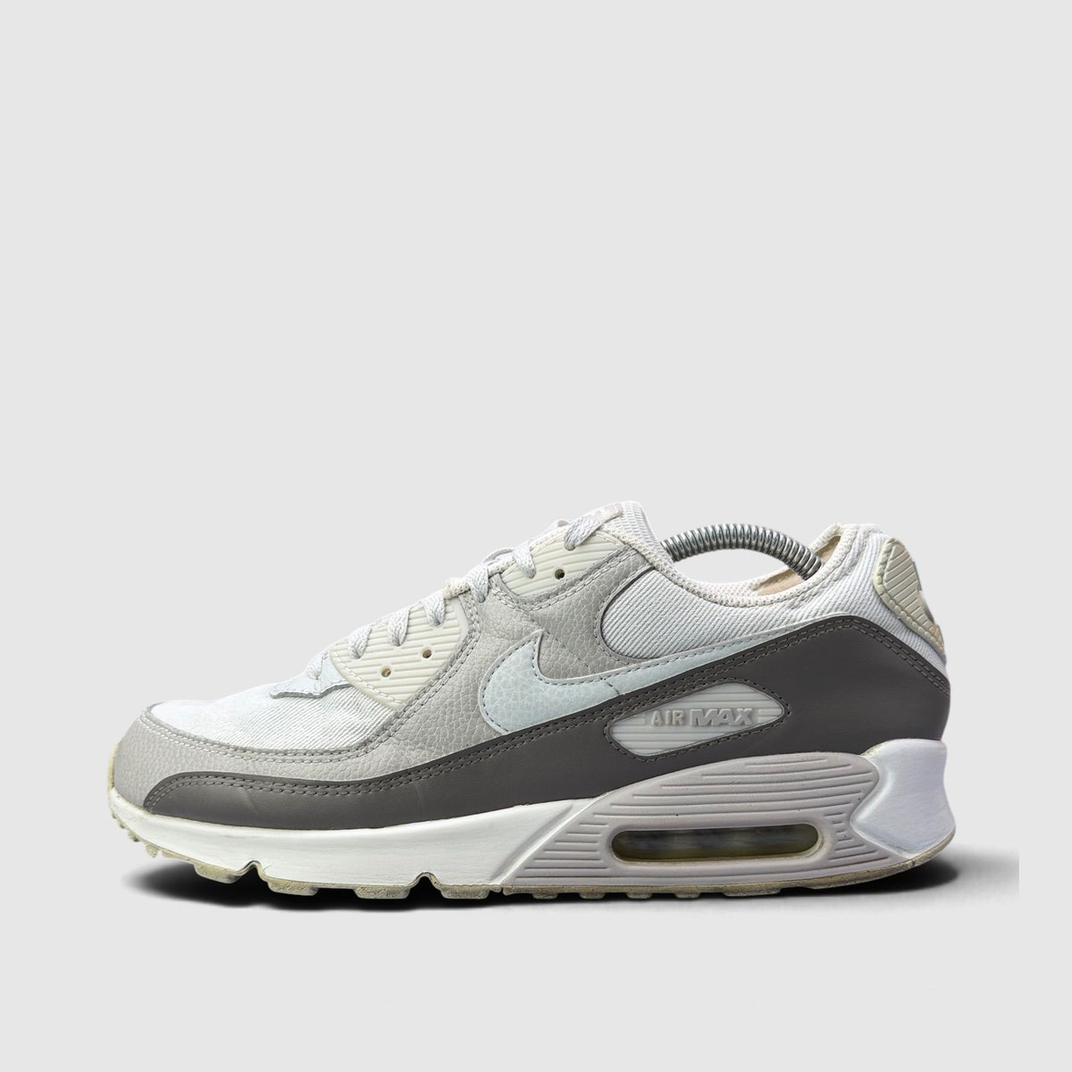 Nike Air Max 90 Photon Dust, buty sportowe męskie w bardzo dobrym stanie rozmiar 44.5, boczny profil, lewa strona