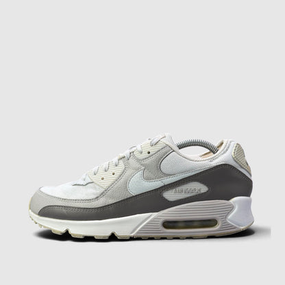 Nike Air Max 90 Photon Dust, buty sportowe męskie w bardzo dobrym stanie rozmiar 44.5, boczny profil, lewa strona