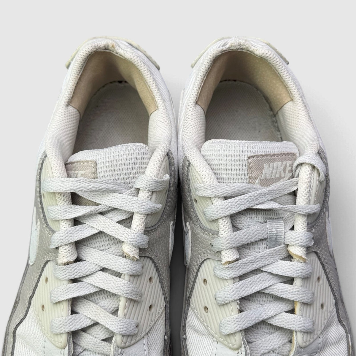 Nike Air Max 90 Photon Dust, buty sportowe męskie w bardzo dobrym stanie rozmiar 44.5, widok z góry
