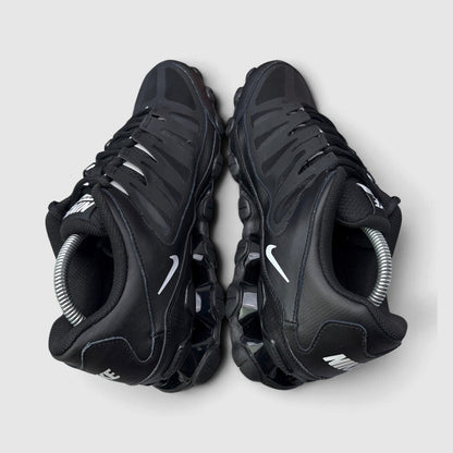 Nike Reax 8 TR Black White, buty sportowe męskie w bardzo dobrym stanie rozmiar 43, widok z góry
