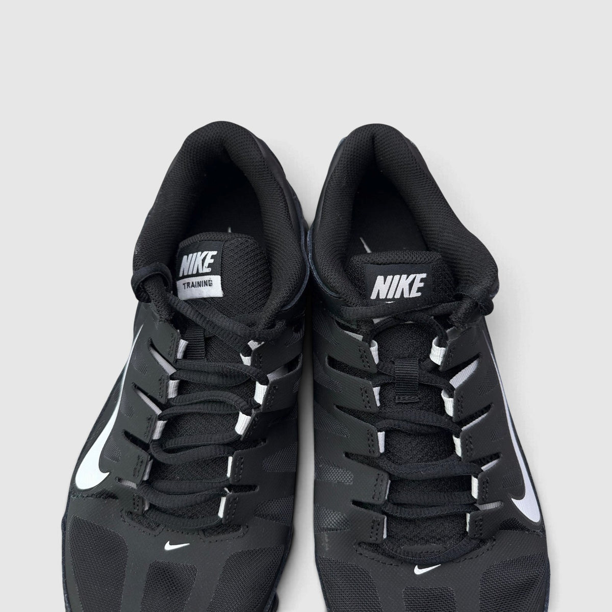Nike Reax 8 TR Black White, buty sportowe męskie w bardzo dobrym stanie rozmiar 43, widok z góry