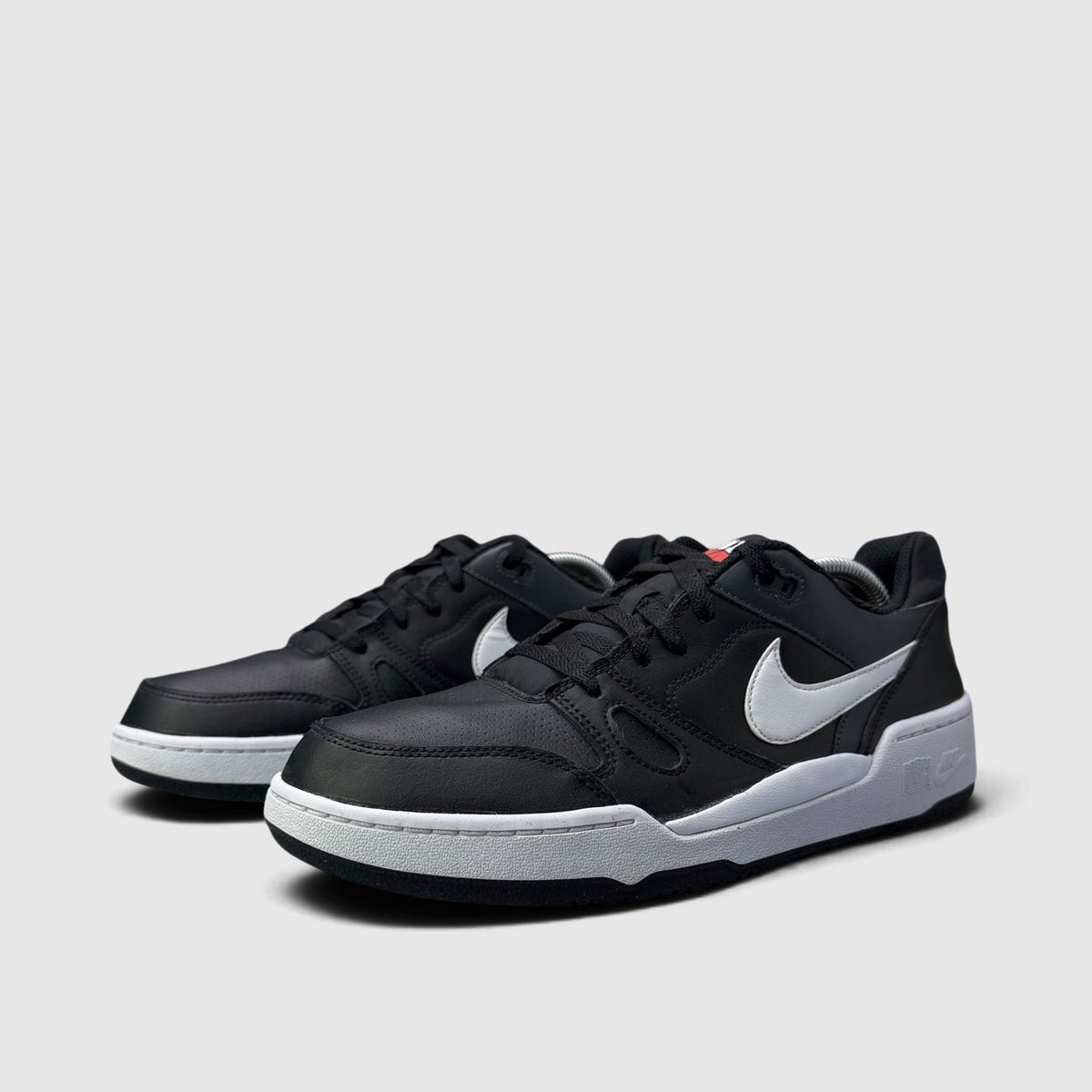 Nike Full Force Low, buty sportowe męskie w bardzo dobrym stanie rozmiar 44.5, para butów