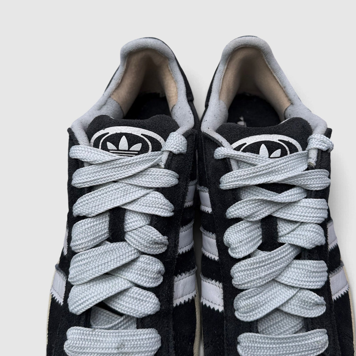 Adidas Campus Black White Gum, buty sportowe damskie w bardzo dobrym stanie rozmiar 39 1/3, widok z góry
