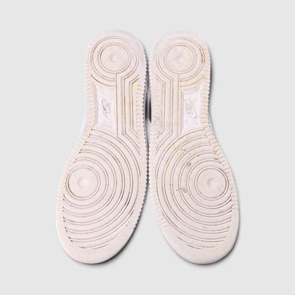 Nike Air Force 1 Low Triple White, buty sportowe męskie w bardzo dobrym stanie rozmiar 44, podeszwa