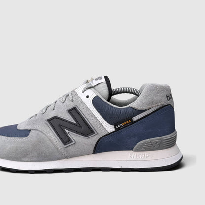 New Balance 574, buty sportowe męskie w bardzo dobrym stanie rozmiar 44.5, boczny profil, prawa strona