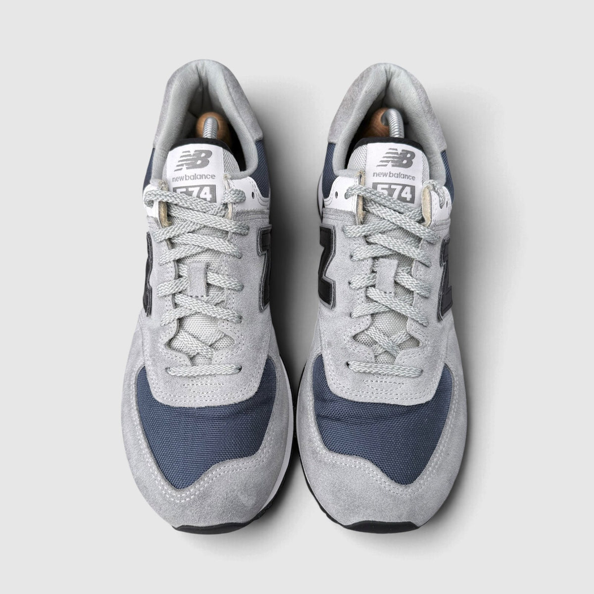 New Balance 574, buty sportowe męskie w bardzo dobrym stanie rozmiar 44.5, widok z przodu