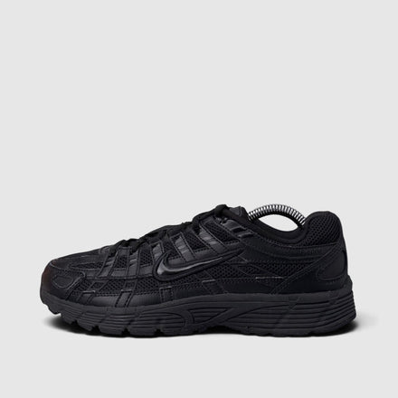 Nike P-6000 Black, buty sportowe damskie w bardzo dobrym stanie rozmiar 38.5, boczny profil, lewa strona
