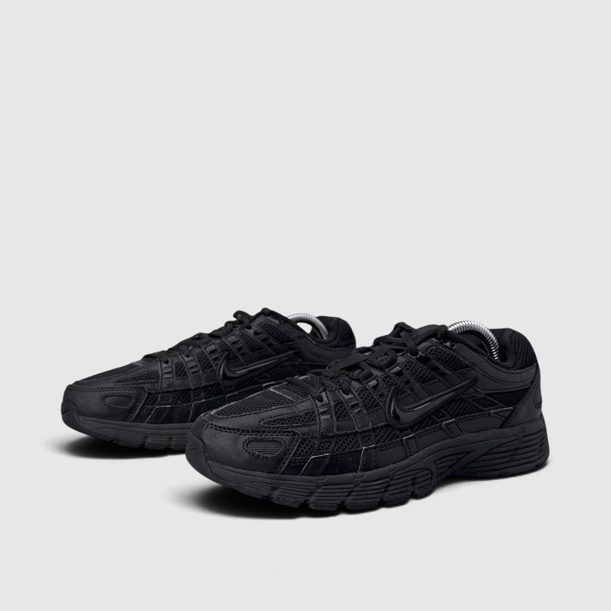 Nike P-6000 Black, buty sportowe damskie w bardzo dobrym stanie rozmiar 38.5, para butów