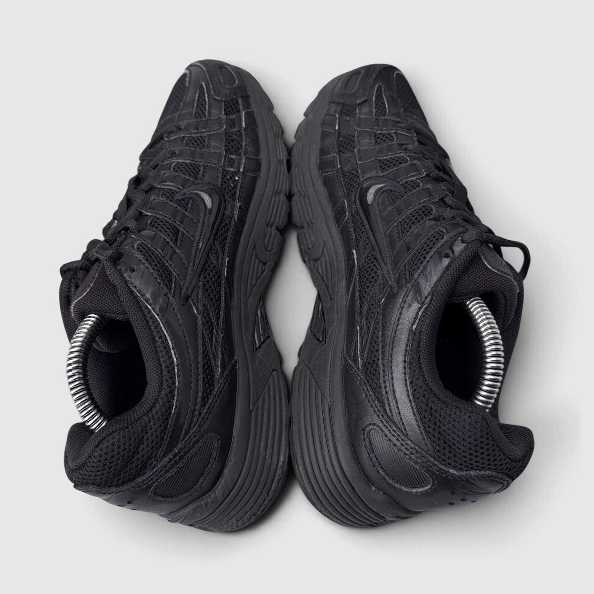 Nike P-6000 Black, buty sportowe damskie w bardzo dobrym stanie rozmiar 38.5, widok z góry