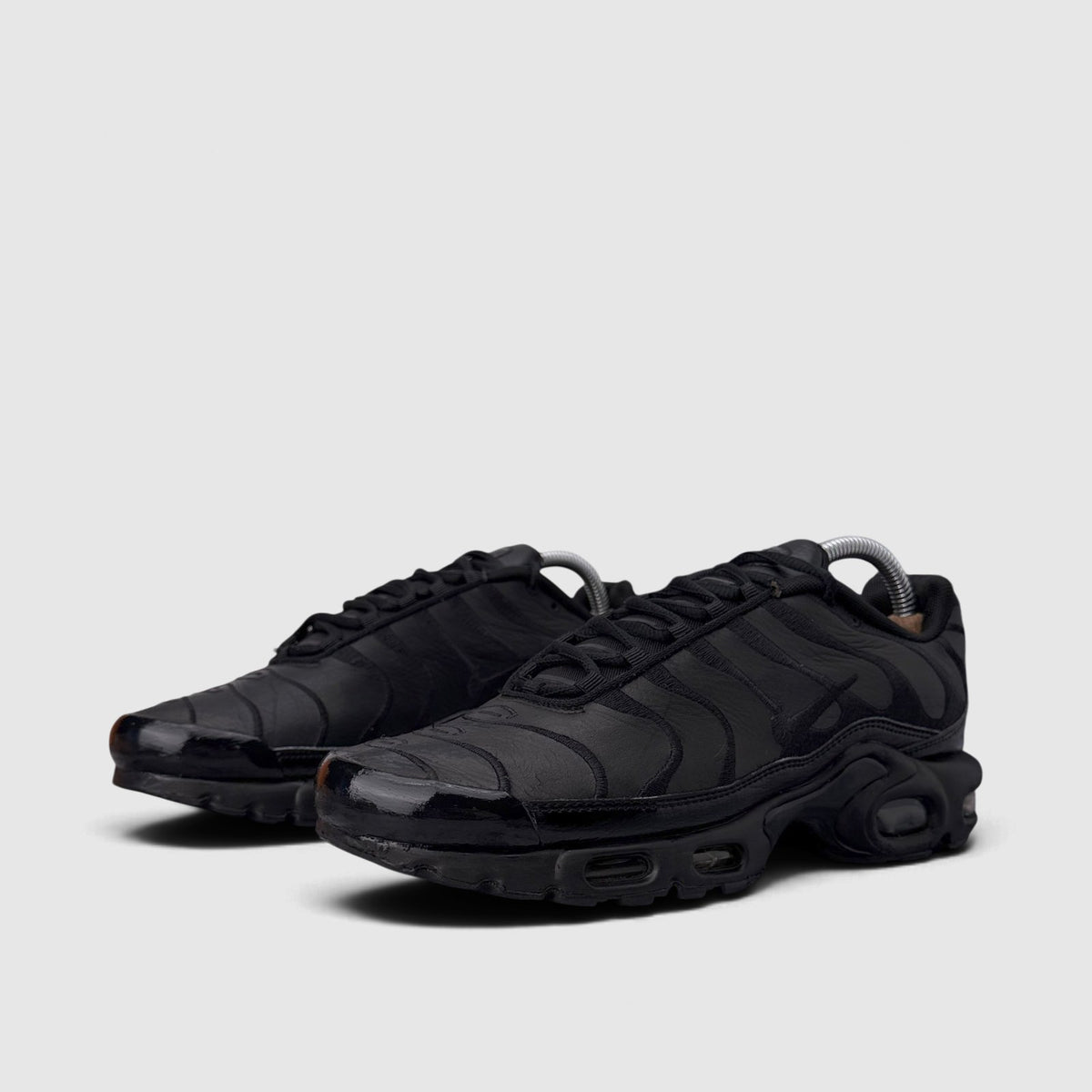 Nike Air Max Plus Triple Black Leather, buty sportowe męskie w bardzo dobrym stanie rozmiar 41, para butów