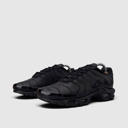 Nike Air Max Plus Triple Black Leather, buty sportowe męskie w bardzo dobrym stanie rozmiar 41, para butów