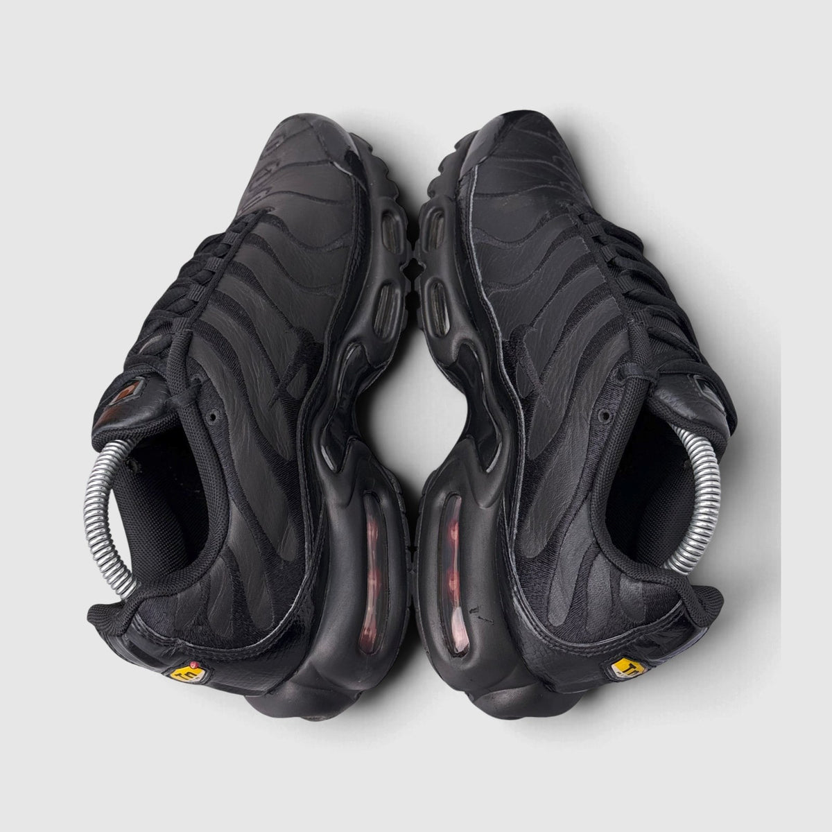 Nike Air Max Plus Triple Black Leather, buty sportowe męskie w bardzo dobrym stanie rozmiar 41, widok z góry