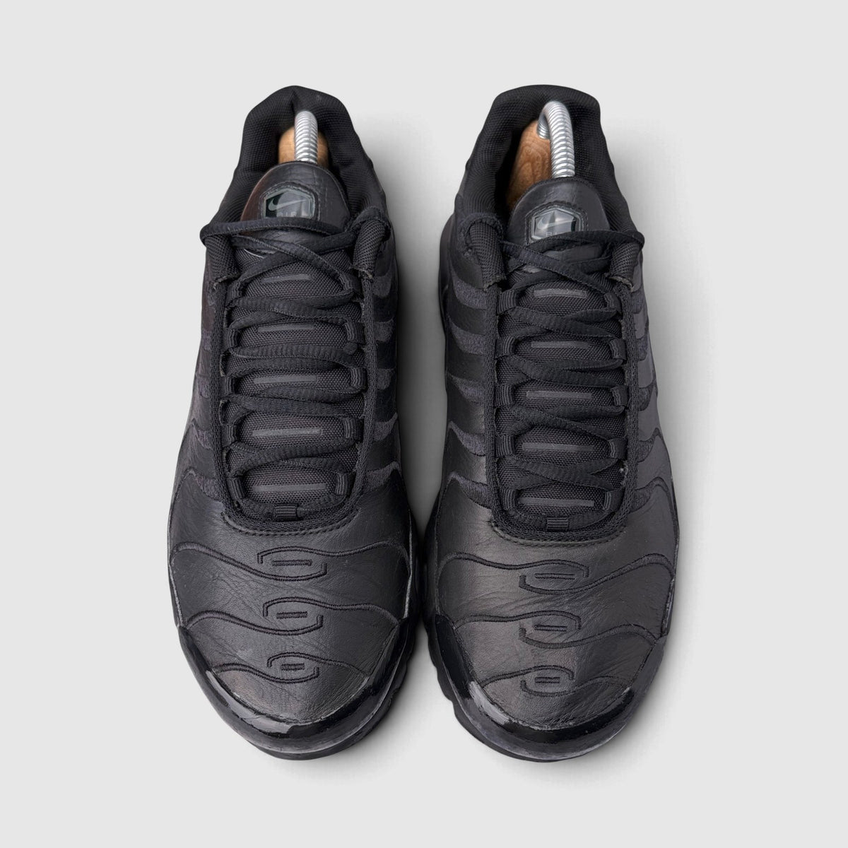 Nike Air Max Plus Triple Black Leather, buty sportowe męskie w bardzo dobrym stanie rozmiar 41, widok z góry